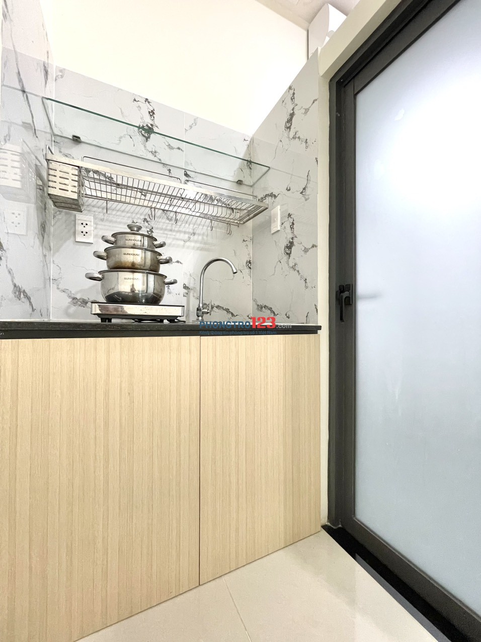 NGAY CHỢ TÂN HƯƠNG, ĐH CÔNG THƯƠNG - STUDIO FULL NỘI THẤT GIÁ HẤP DẪN