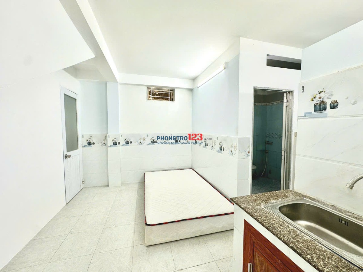 PHÒNG TRỆT 2TR8 – CÓ MÁY LẠNH – RỘNG THOÁNG Q7