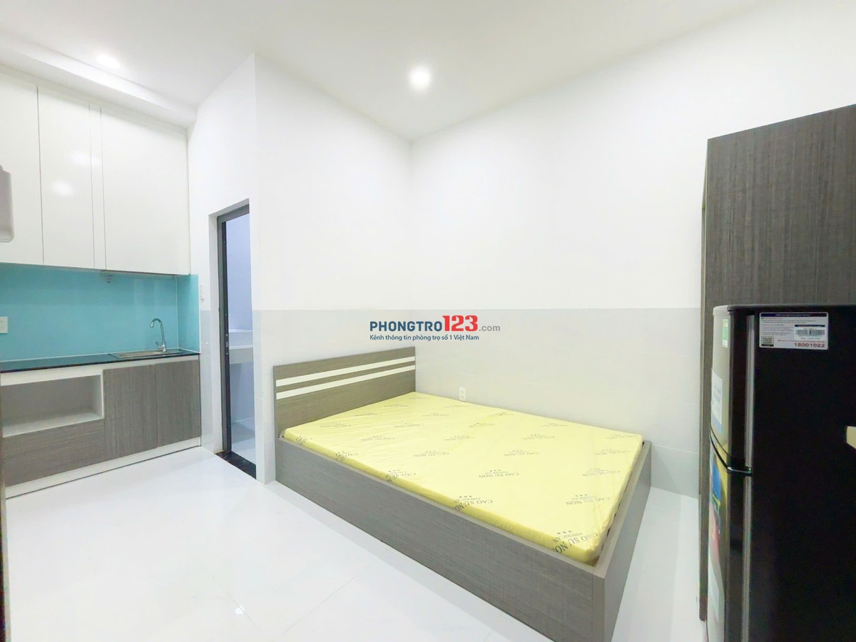 Khai trương phòng gần Citisoho Cát Lái full nt mới keng. Giá 3tr9 có ban công có hút mùi