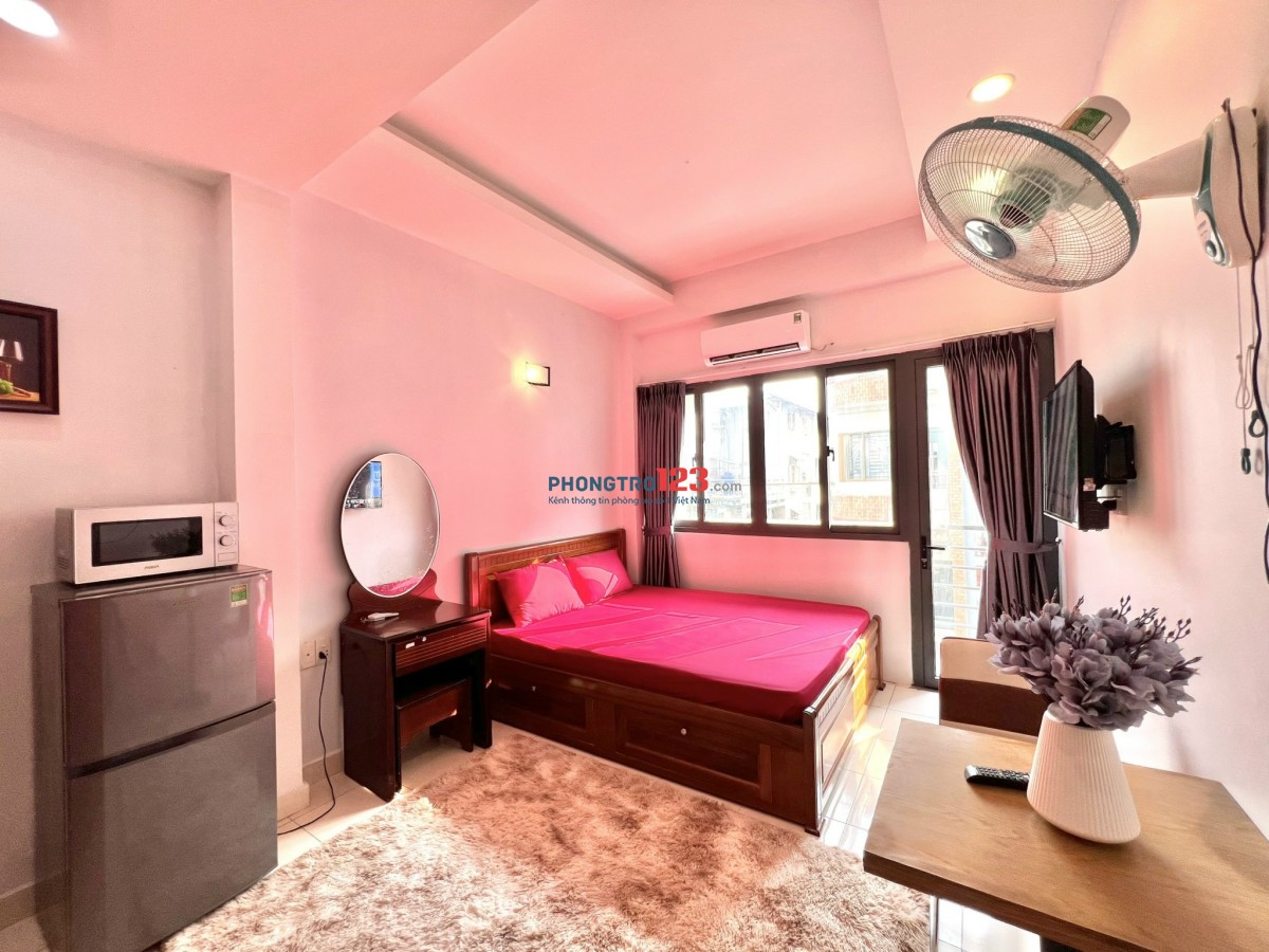 CĂN HỘ BAN CÔNG 30m2 FULL TIỆN NGHI GẦN ĐH KINH TẾ TP HCM