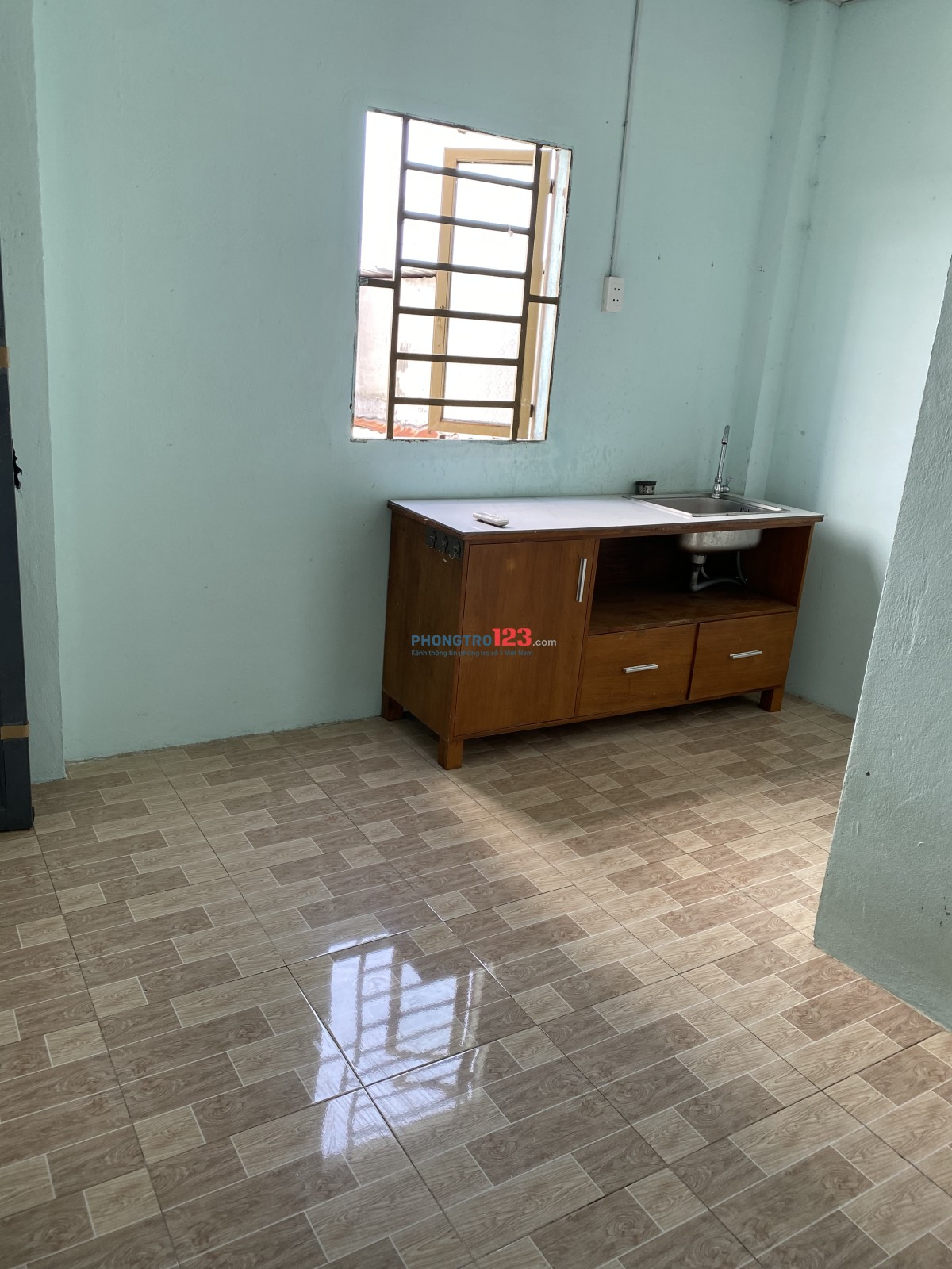 Chính chủ cho thuê phòng trọ mặt tiền huỳnh tấn phát 28m2, giá 3tr