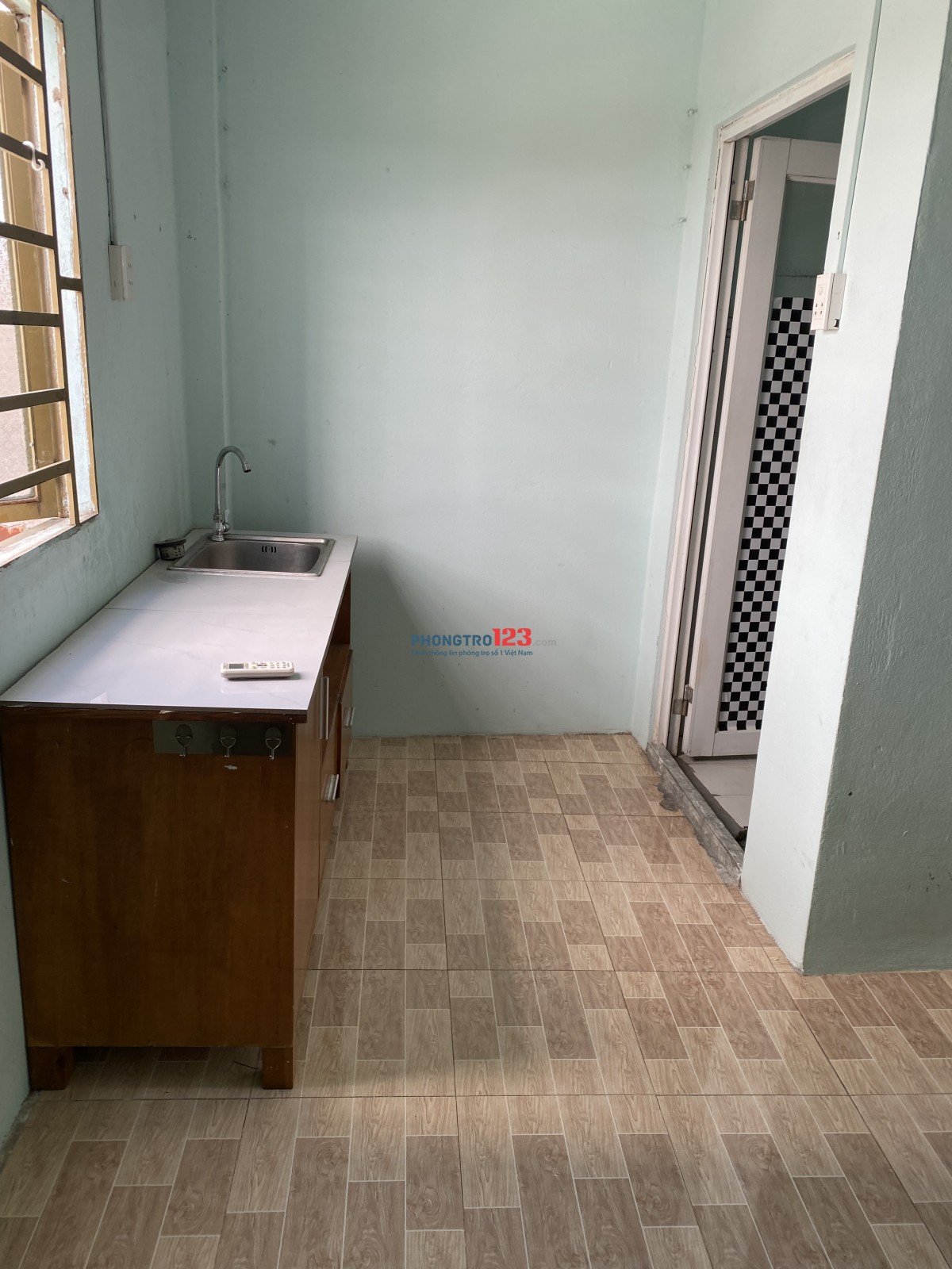 Chính chủ cho thuê phòng trọ mặt tiền huỳnh tấn phát 28m2, giá 3tr