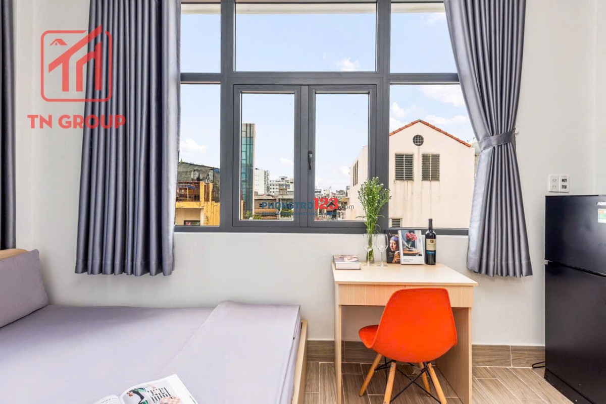 Thuê Ngay Phòng Cửa sổ lớn, Full nội thất. Thang máy gần Nguyễn Văn Trỗi, Phú Nhuận giáp Q1,3