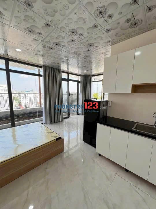 STUDIO BAN CÔNG – MỚI 100% NẰM NGAY LÂM VĂN BỀN GẦN TDTU, RMIT, LOTTE, THUẬN TIỆN QUA Q4,1,8