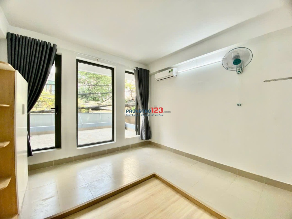 Cho Thuê Căn Hộ 1 Phòng Ngủ Full Nội Thất – Ban Công Rộng – Tách Bếp – Gần Etown & Sân Bay