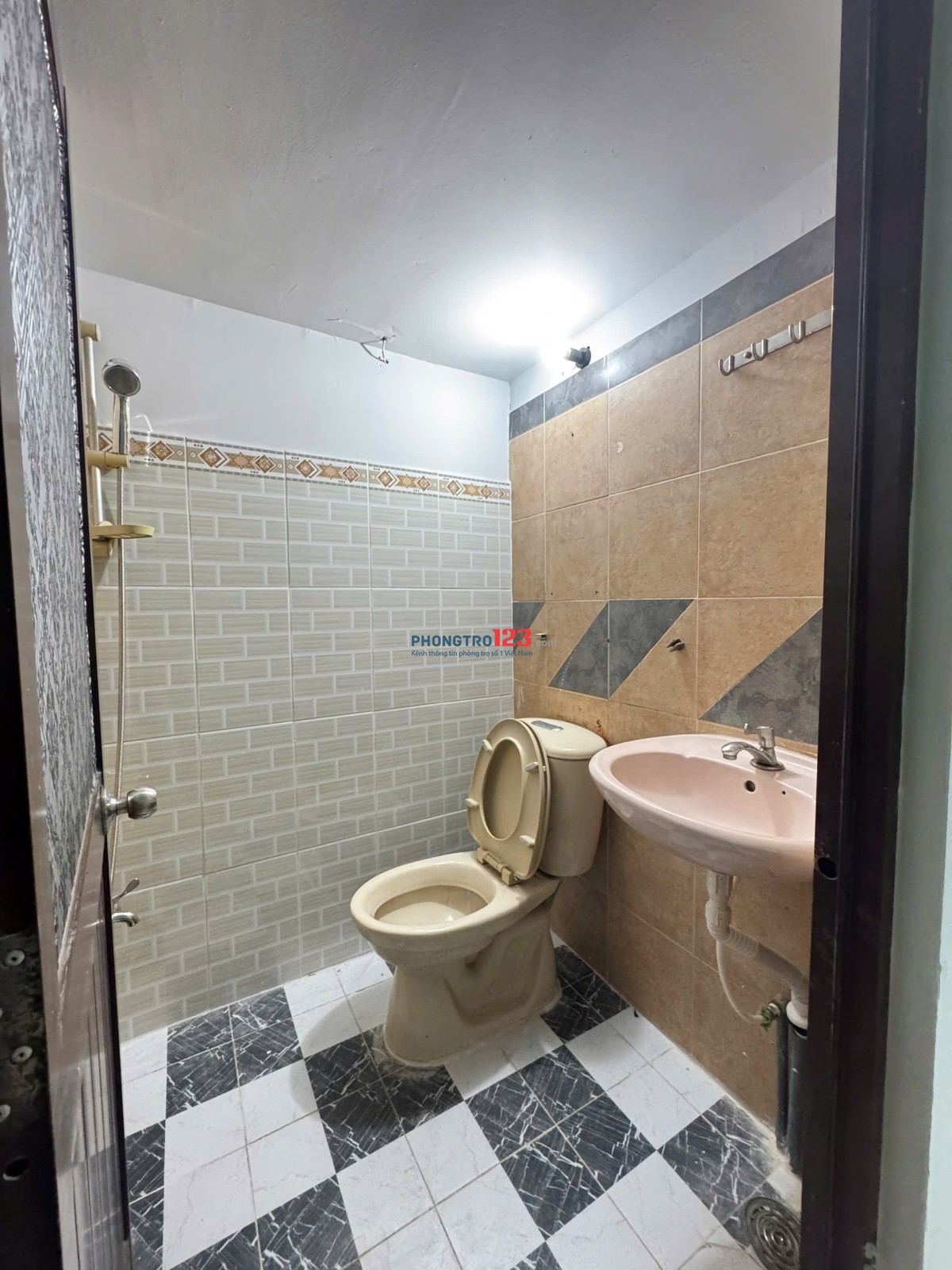 CHO THUÊ PHÒNG MẶT TIỀN CAO LỖ KẾ BÊN AEON MAIL QUẬN 8