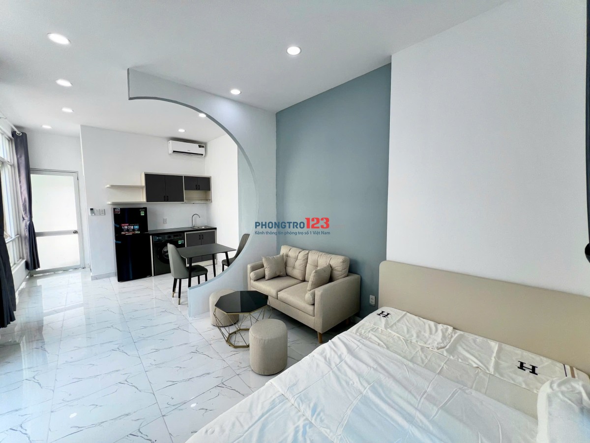 Căn hộ studio ban công máy giặt riêng rộng 40m2 gần ngã tư bảy hiên bệnh thống nhất quận tân bình