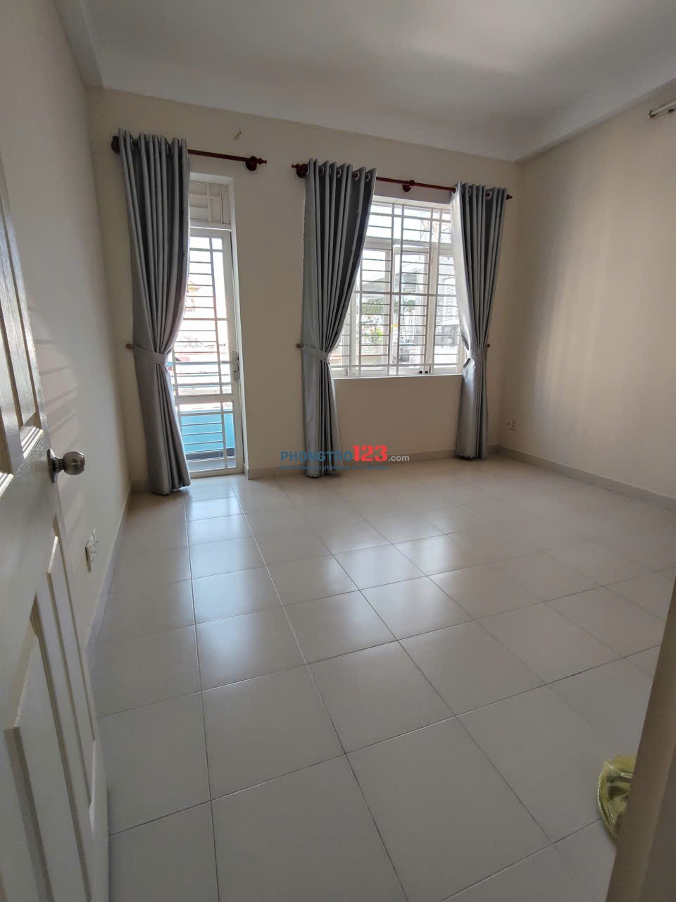 Phòng Trọ Dành Cho Nữ đường Bạch Đằng gần ngã 4 Hàng Xanh