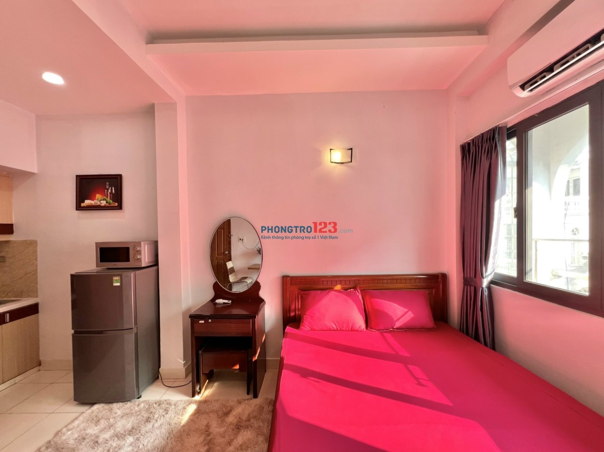 CĂN HỘ BAN CÔNG 30m2 FULL TIỆN NGHI GẦN ĐH KINH TẾ TP HCM