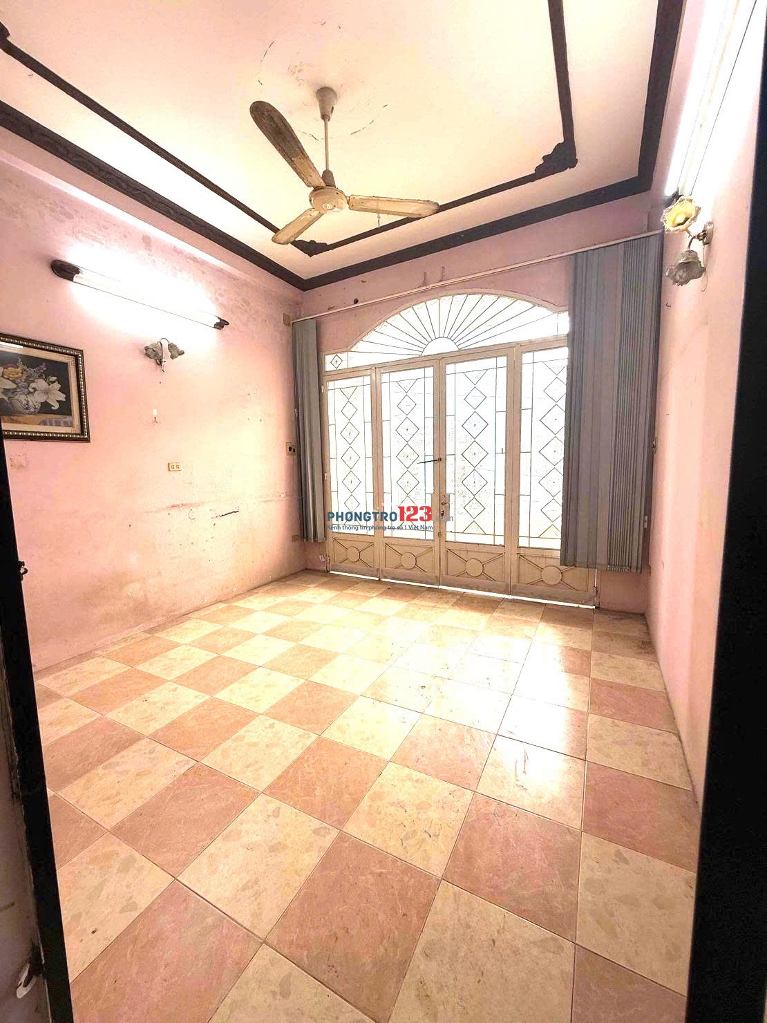 Cho thuê Phòng Hẻm 154 Âu Dương Lân P3Q8. (25m2) gần chợ, ô tô đỗ cửa, 2- 3tr/phòng