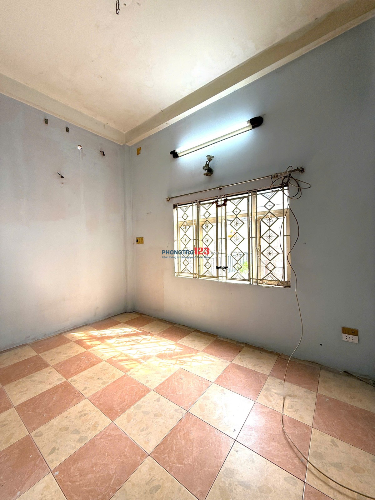 Cho thuê Phòng Hẻm 154 Âu Dương Lân P3Q8. (25m2) gần chợ, ô tô đỗ cửa, 2- 3tr/phòng