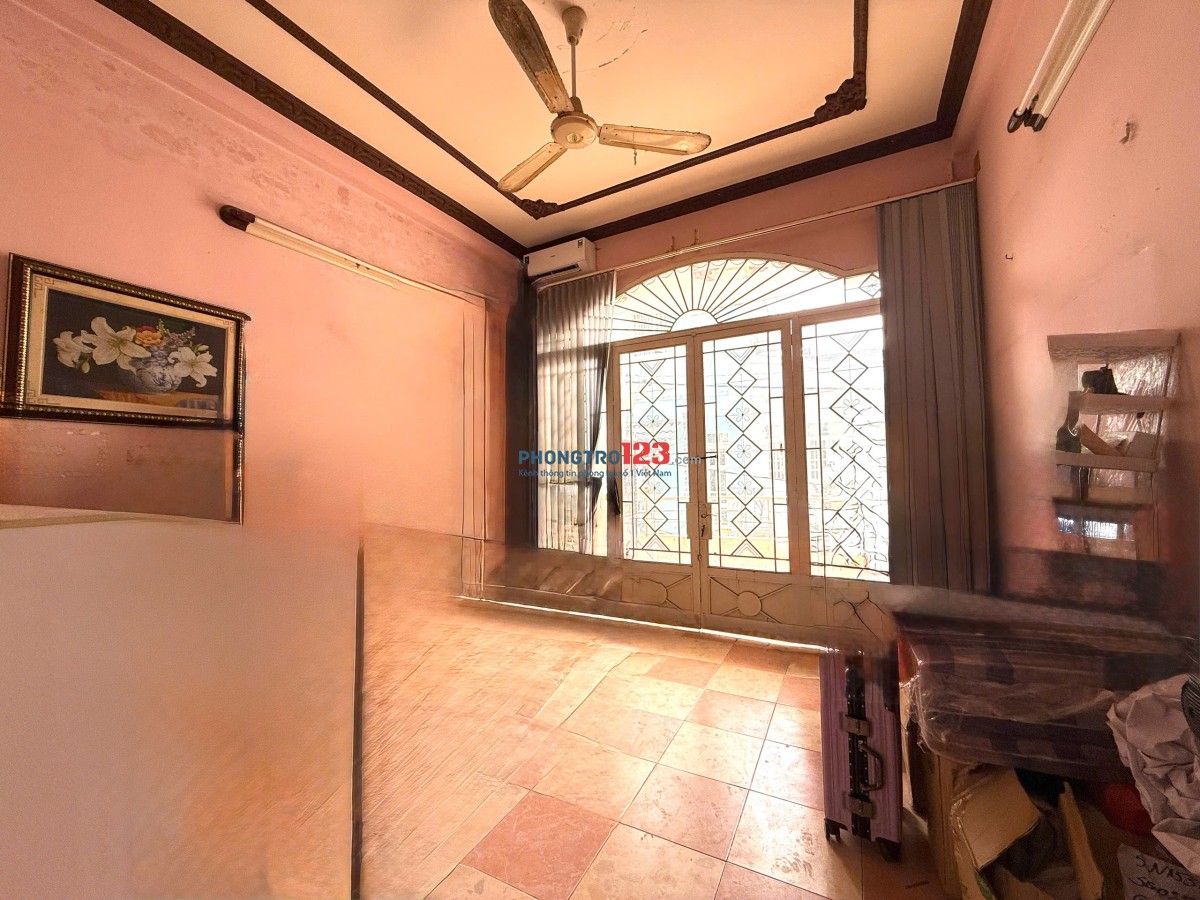 Cho thuê Phòng Hẻm 154 Âu Dương Lân P3Q8. (25m2) gần chợ, ô tô đỗ cửa, 2- 3tr/phòng