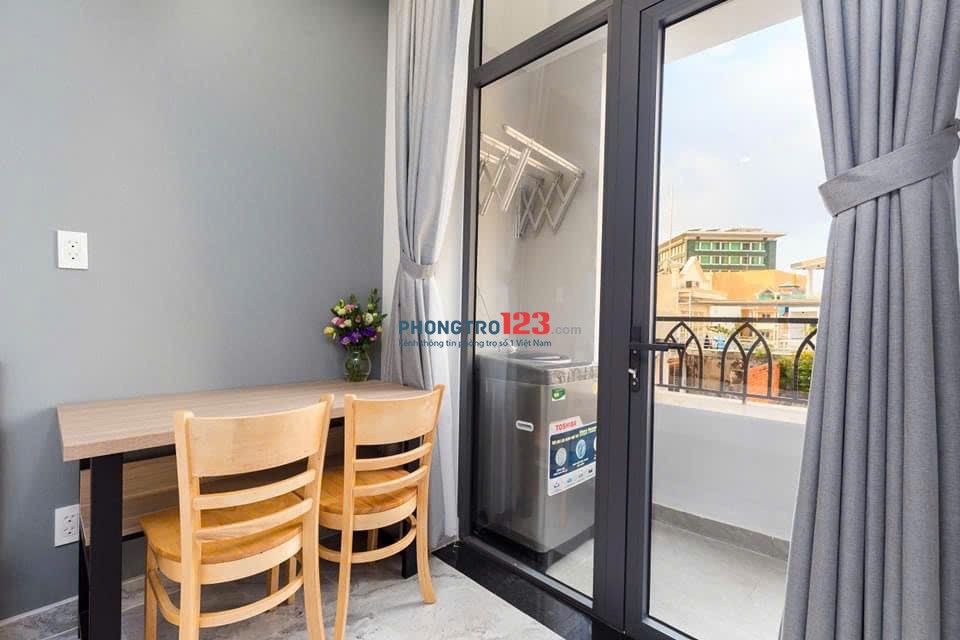 Cho Thuê Căn Hộ 1 Phòng Ngủ Full Nội Thất, Ban Công – Trung Tâm Quận Tân Bình, Gần Sân Bay