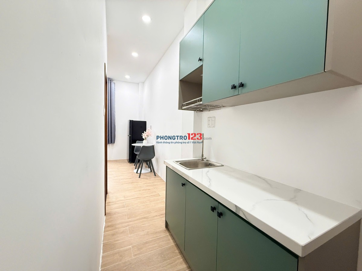 Căn Studio Full Nội Thất – Cửa Sổ Trời, Tách Bếp