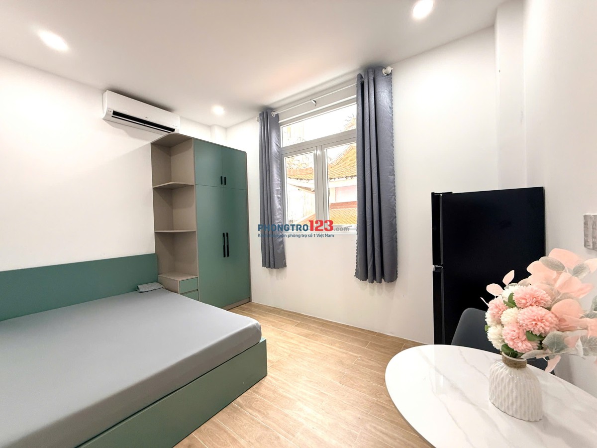 Căn Studio Full Nội Thất – Cửa Sổ Trời, Tách Bếp