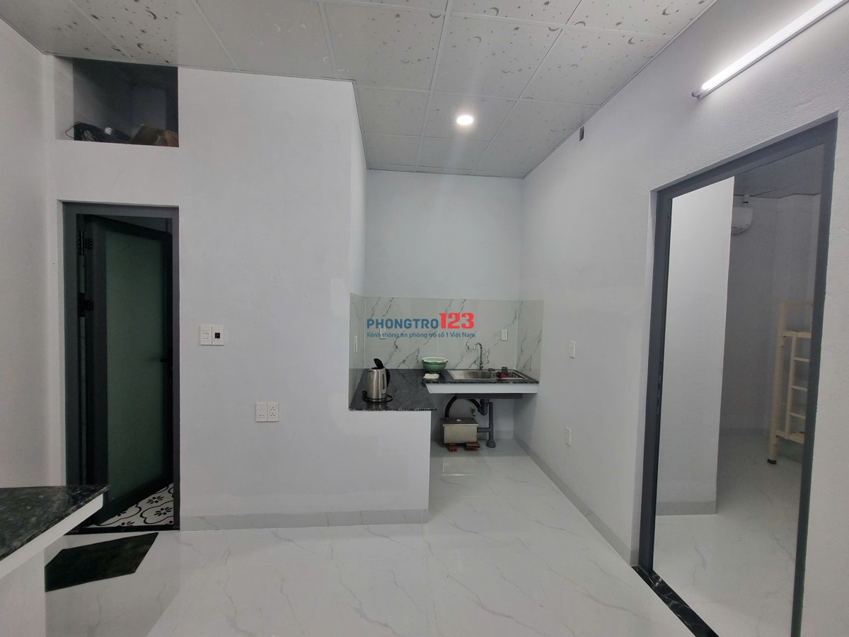 Phòng nguyên và 2 giường phòng KTX 4 người cần cho thuê