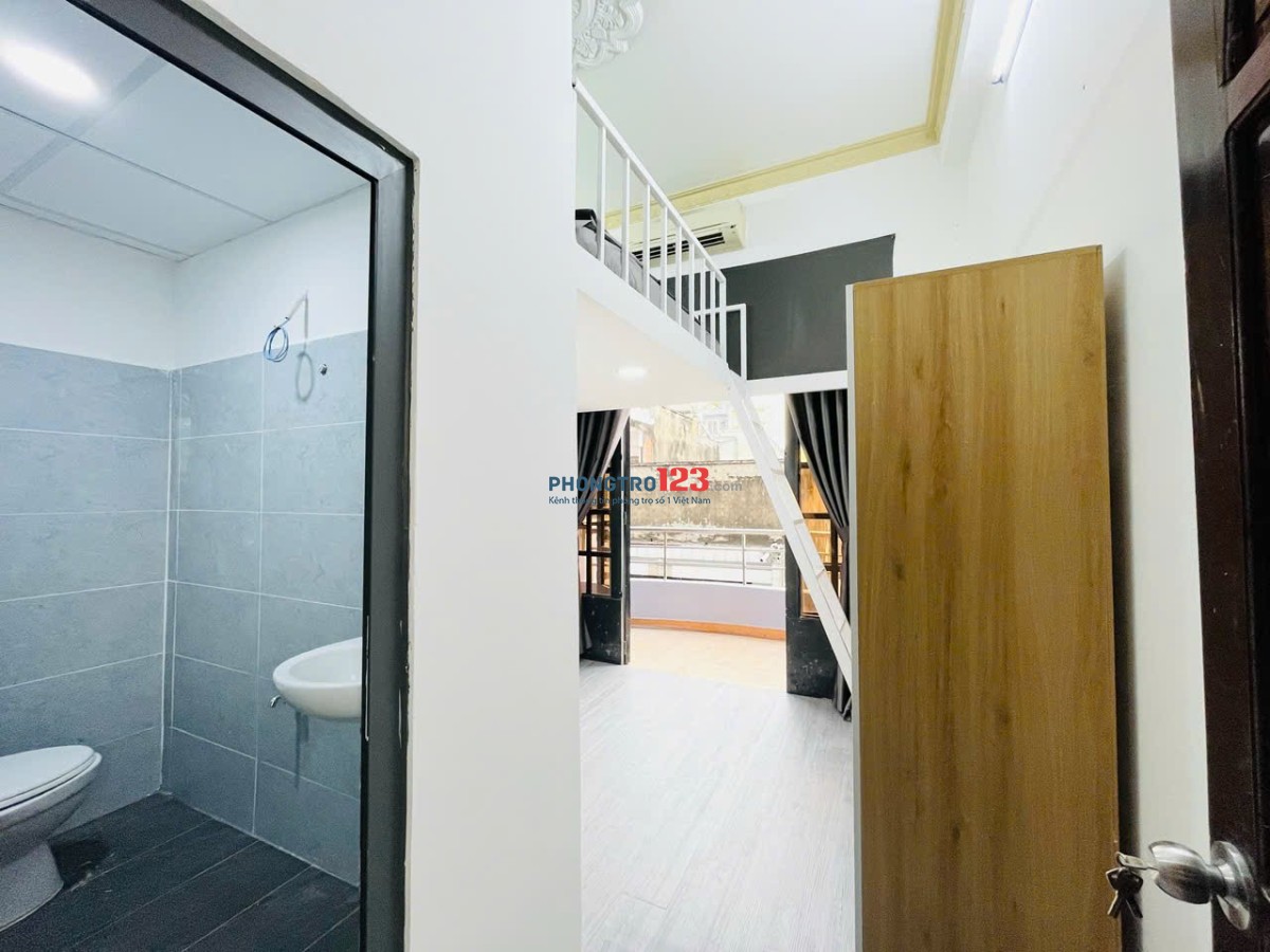 Cho thuê phòng gác có ban công - đầy đủ tiện nghi, giá hấp dẫn tại Trường Sa - quận 3