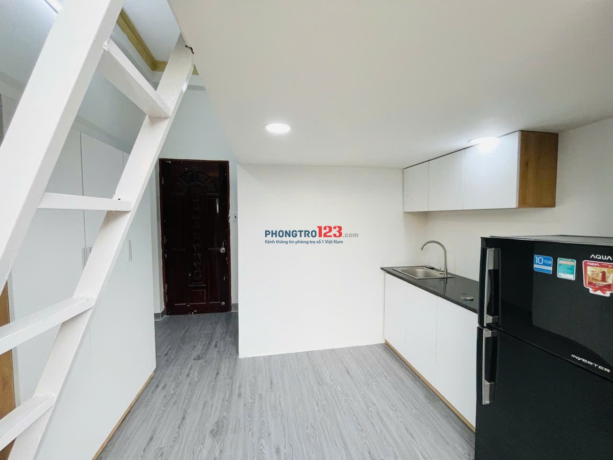 Cho thuê phòng gác có ban công - đầy đủ tiện nghi, giá hấp dẫn tại Trường Sa - quận 3
