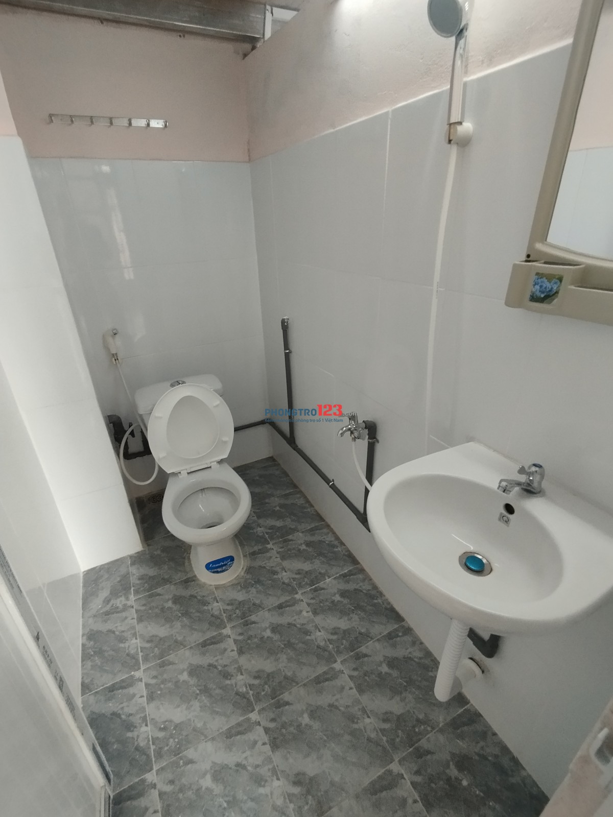 Phòng mới setup có gác máy lạnh. Giá 3 triệu cạnh bến xe Quận 8