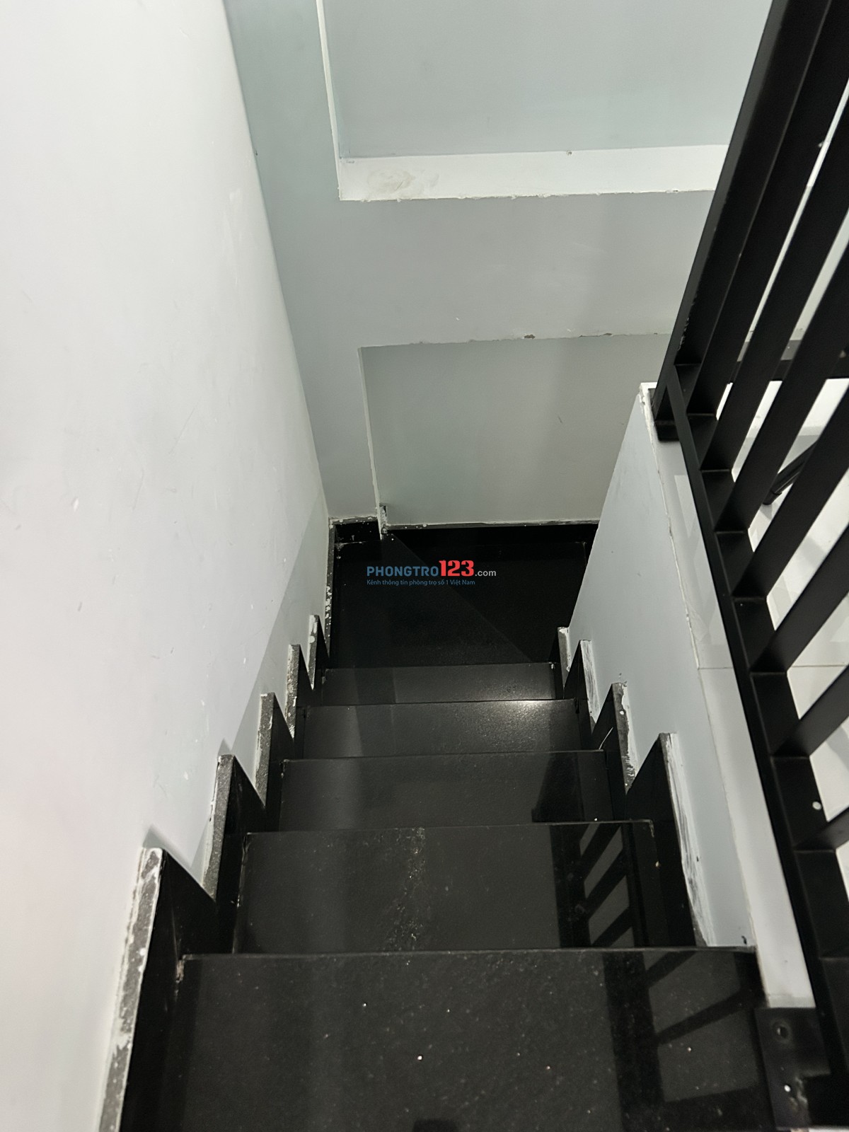 Cho thuê 1PN 25m2 hẻm 352/.Trường Sa Phú Nhuận trong nhà nguyên căn