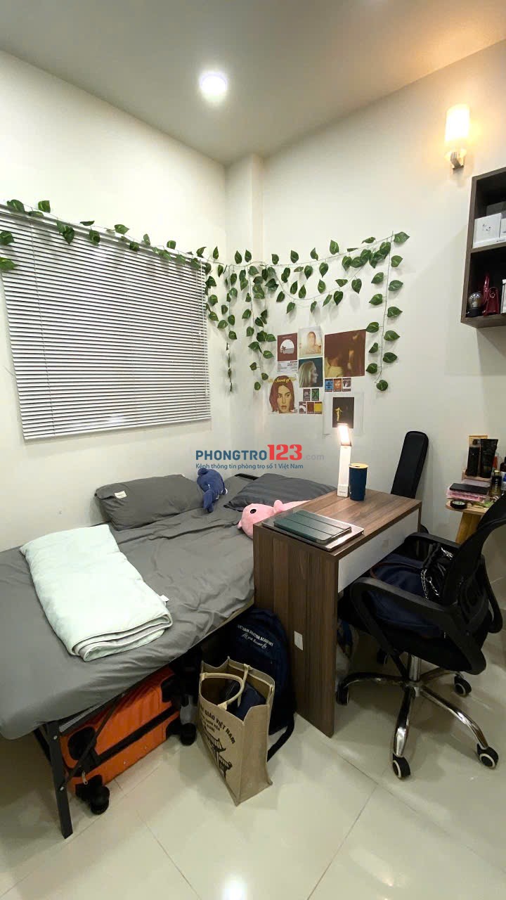 CHO THUÊ PHÒNG CỬA SỔ GẤP NGAY BẠCH ĐẰNG 2p tới sân bay