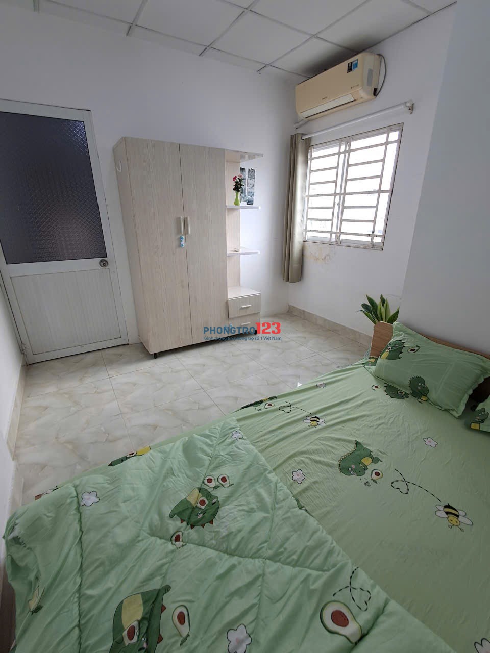 CHO THUÊ PHÒNG TRỌ TÁCH BẾP GIÁ RẺ CỬA SỔ LỚN NGAY CẦU KIỆU, CHỢ TÂN ĐỊNH, CÔNG VIÊN LÊ VĂN TÁM