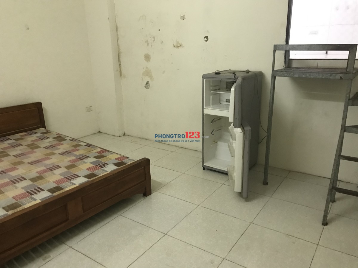 Phòng trọ ngõ 26 Doãn Kế Thiện gần các trường đại học,chợ đồng xa Diện tích 17m2 gía 2.5tr