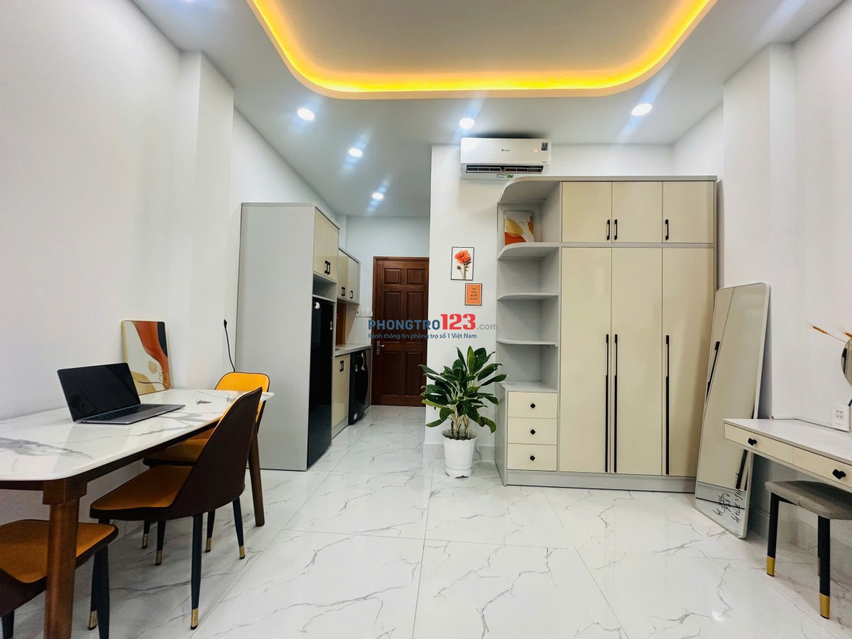 Cho thuê căn hộ dịch vụ 40m2 full nội thất có ban công Gần ngã tư Phú Nhuận