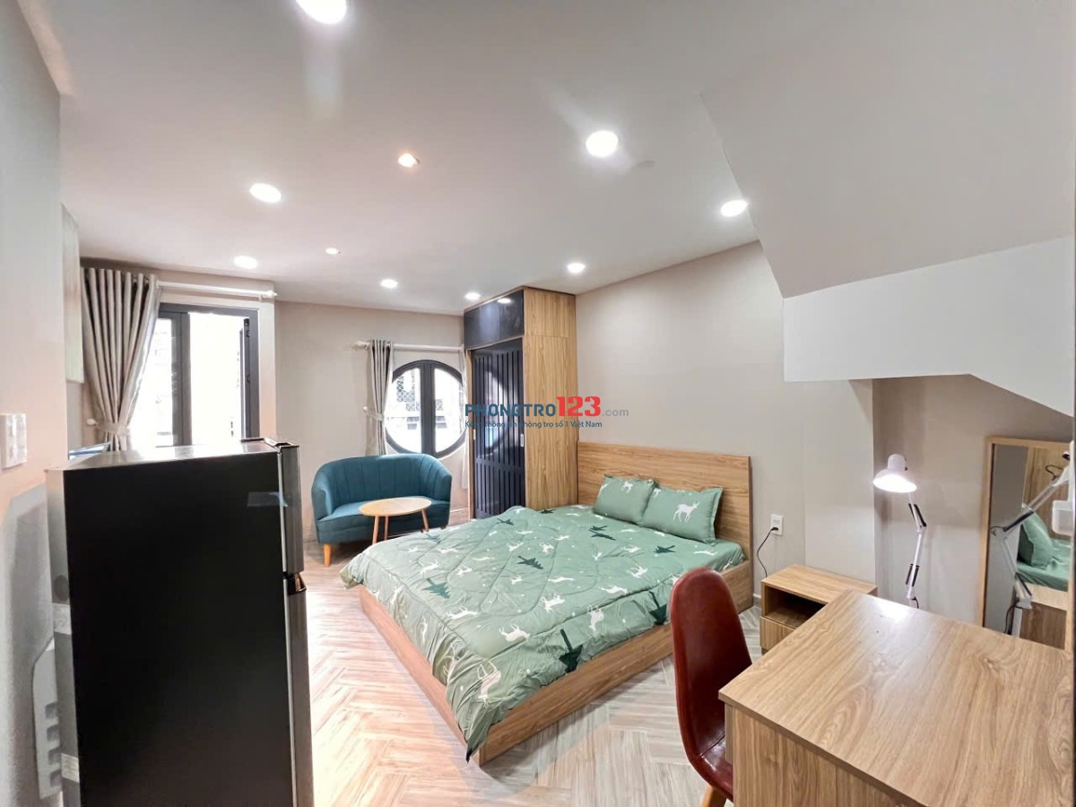 CĂN HỘ BAN CÔNG, CỬA SỔ LỚN - GẦN PHAN ĐĂNG LƯU - GIÁP Q1, PHÚ NHUẬN