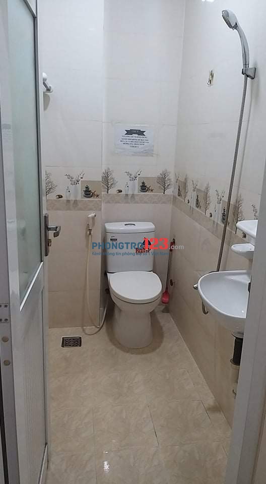 cho thuê phòng trọ cao cấp có máy lạnhdiện tích18 m2 , giá : 3 triệu