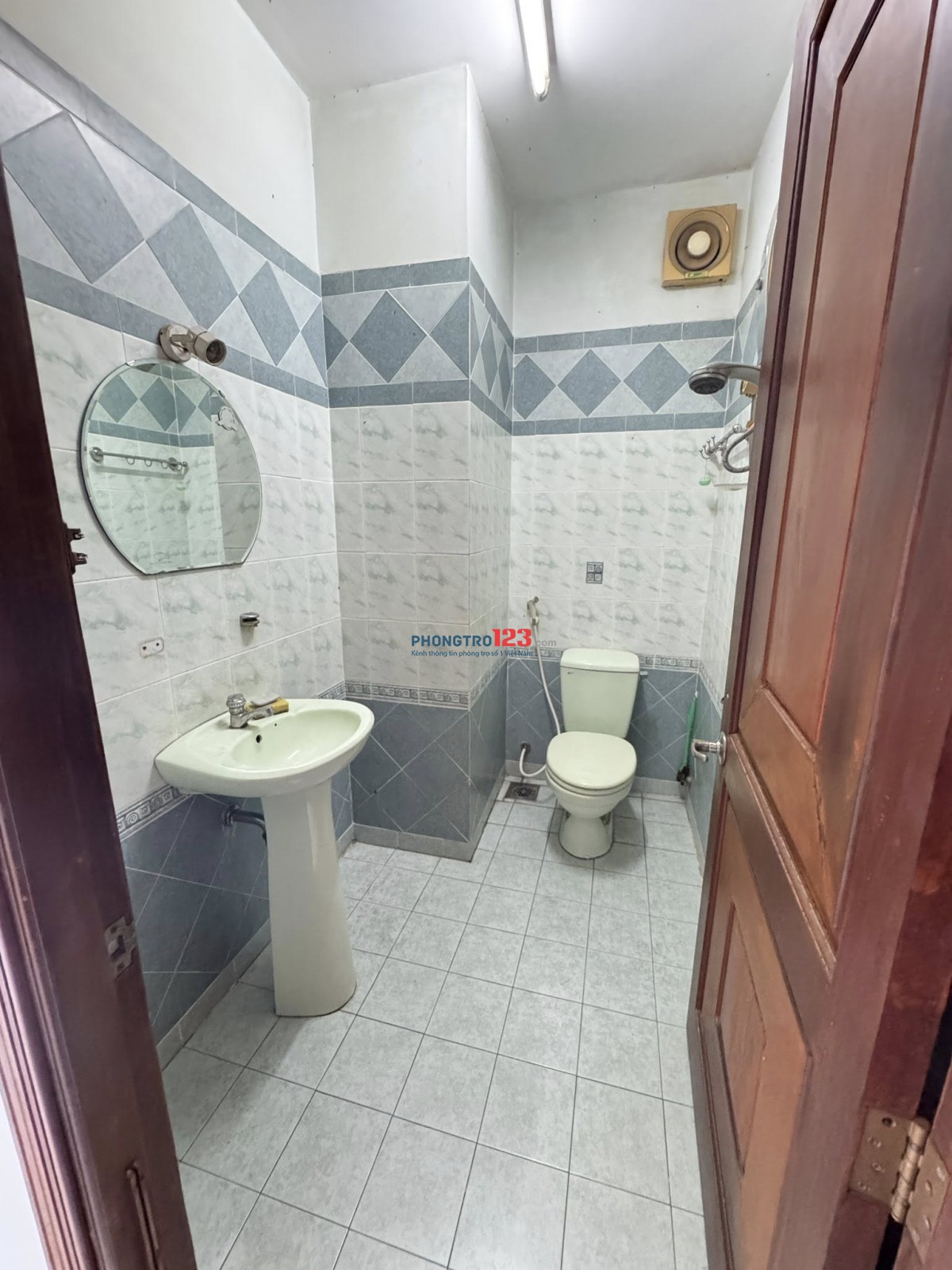 Khai Trương 20p CHDV Đang Sửa Mới 100% đường Cao Lỗ Quận 8