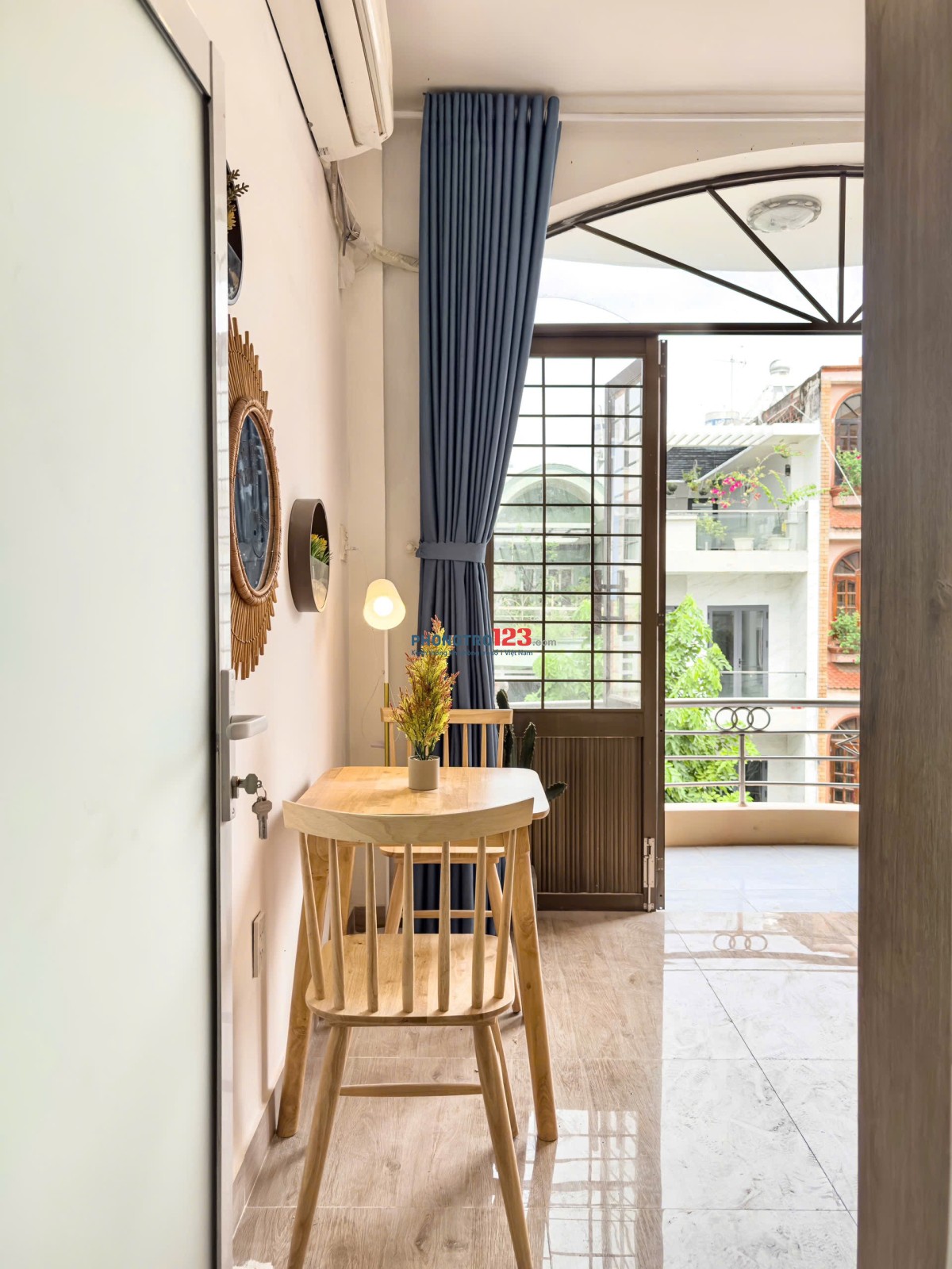 CĂN HỘ 1PN FULL NỘI THẤT BAN CÔNG NẰM NGAY CON ĐƯỜNG TRUNG TÂM CỦA BÌNH THẠNH GẦN NGÃ TƯ HÀNG XANH