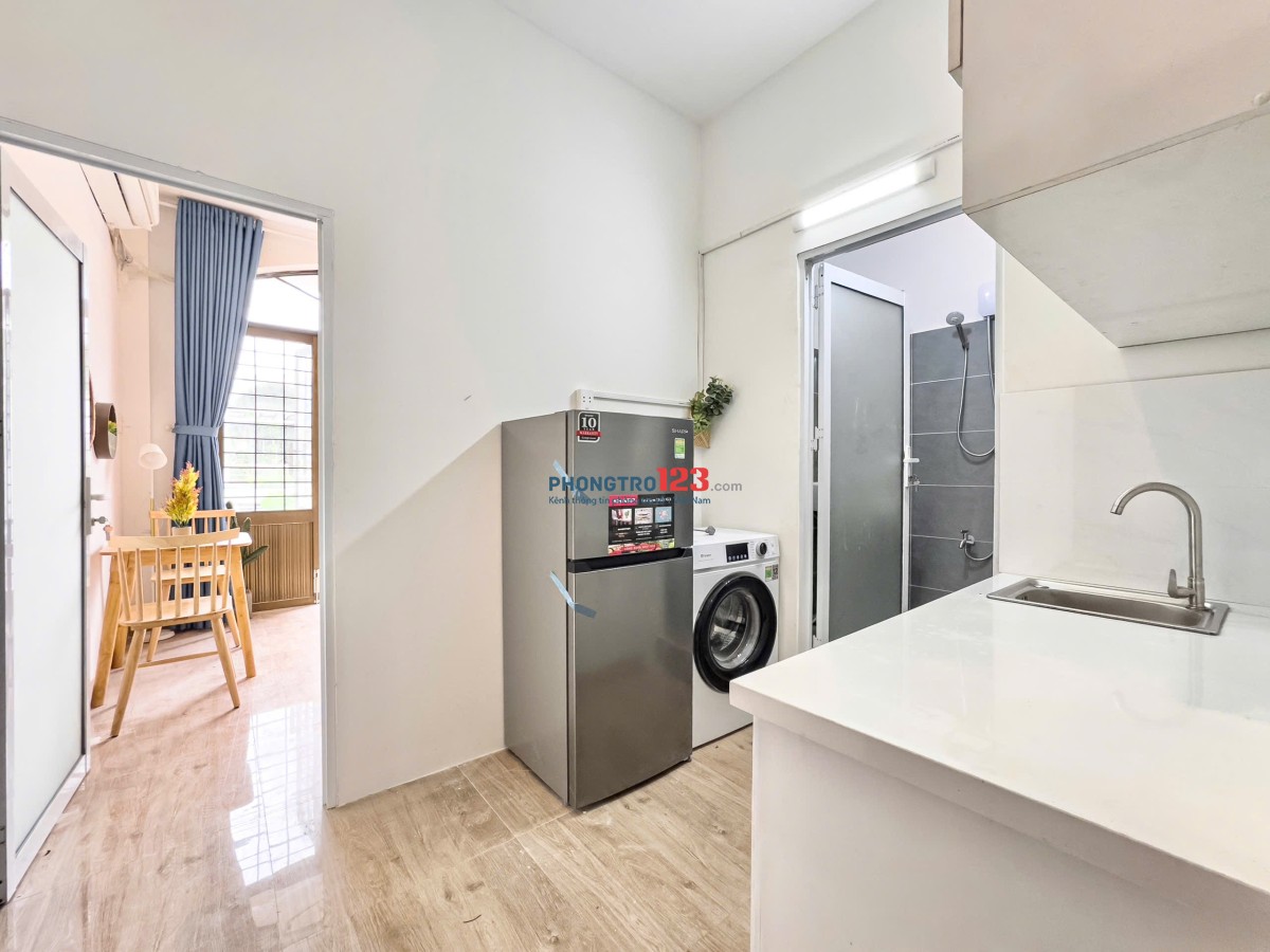 CĂN HỘ 1PN FULL NỘI THẤT BAN CÔNG NẰM NGAY CON ĐƯỜNG TRUNG TÂM CỦA BÌNH THẠNH GẦN NGÃ TƯ HÀNG XANH