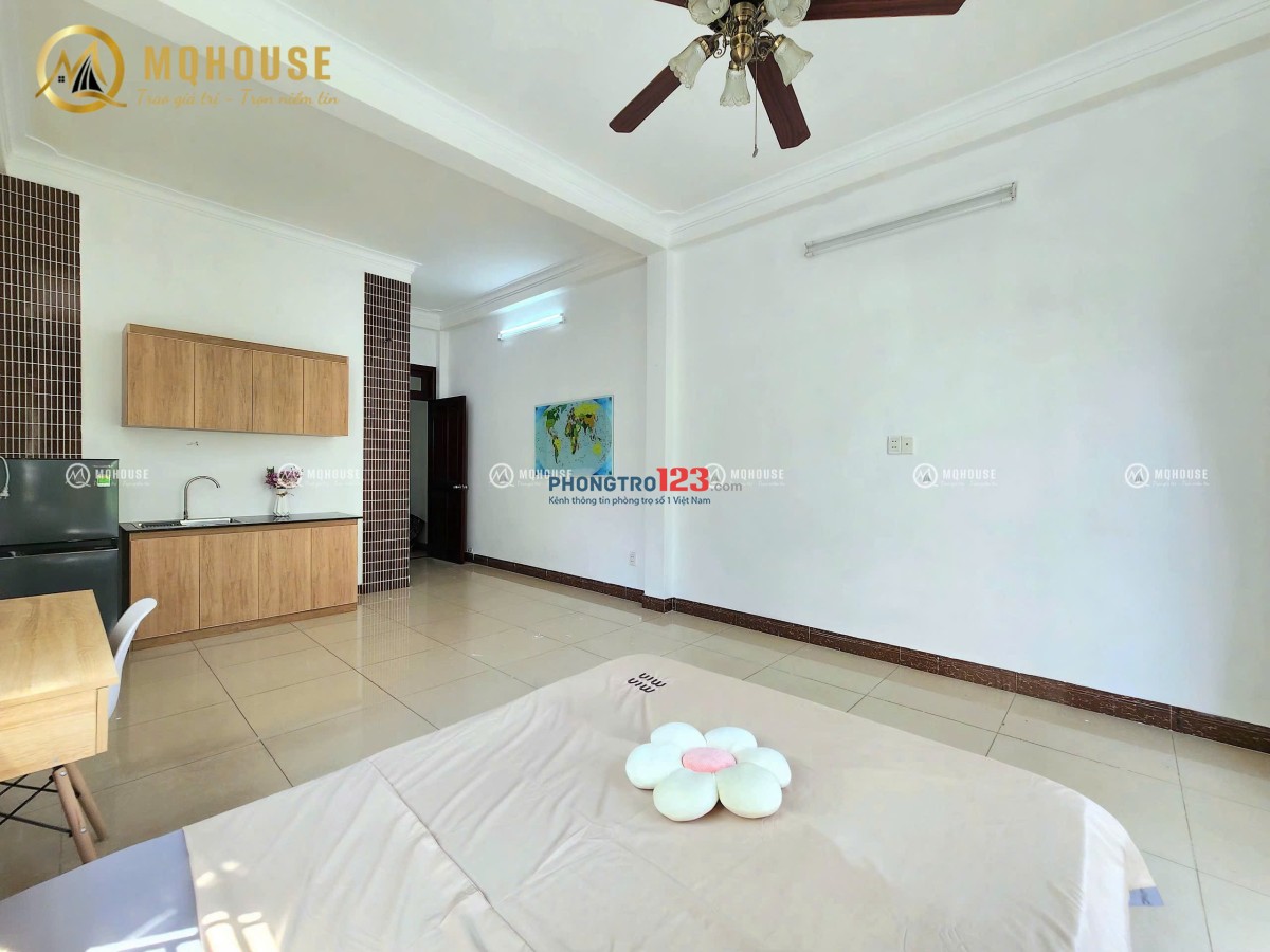 Cho Thuê Căn Studio 35m2 Ban Công Máy Giặt Riêng Gần Học Viện Hàng Không