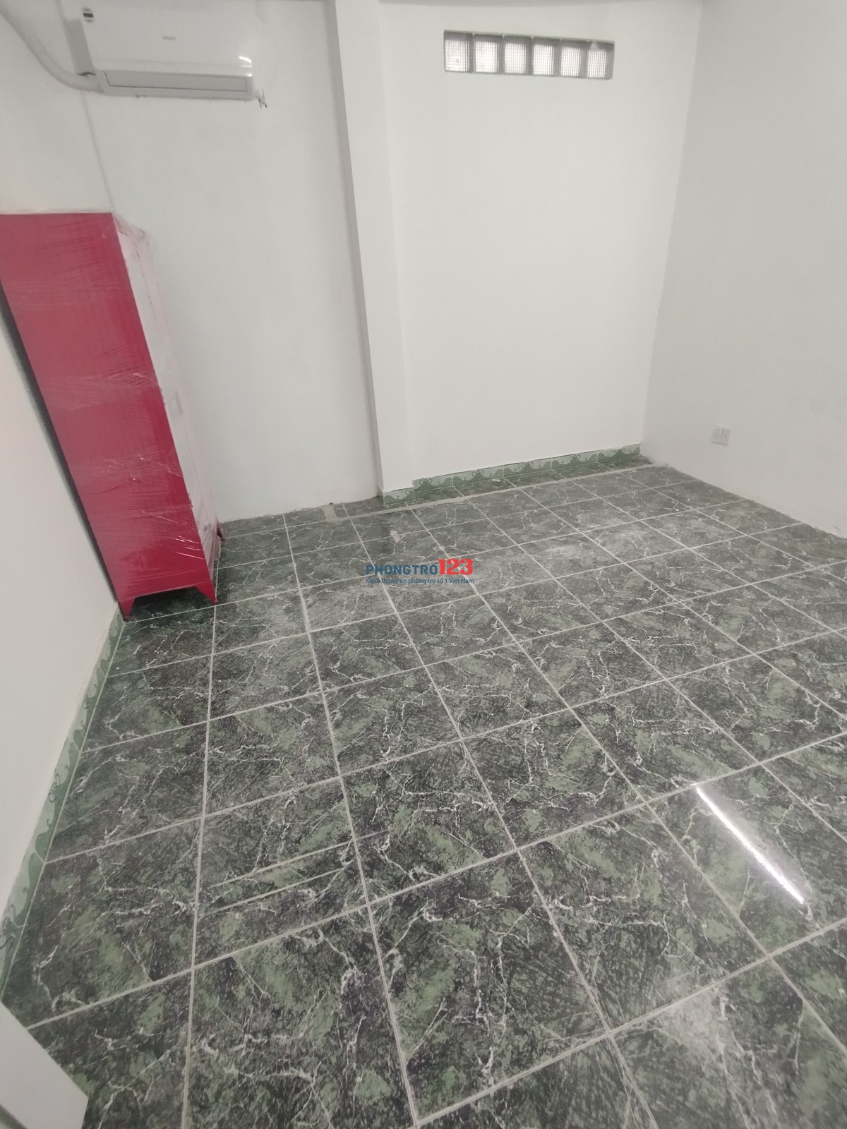 Phòng máy lạnh bếp tách phòng ngủ. Giá 2,8 triệu cạnh bến xe Quận 8