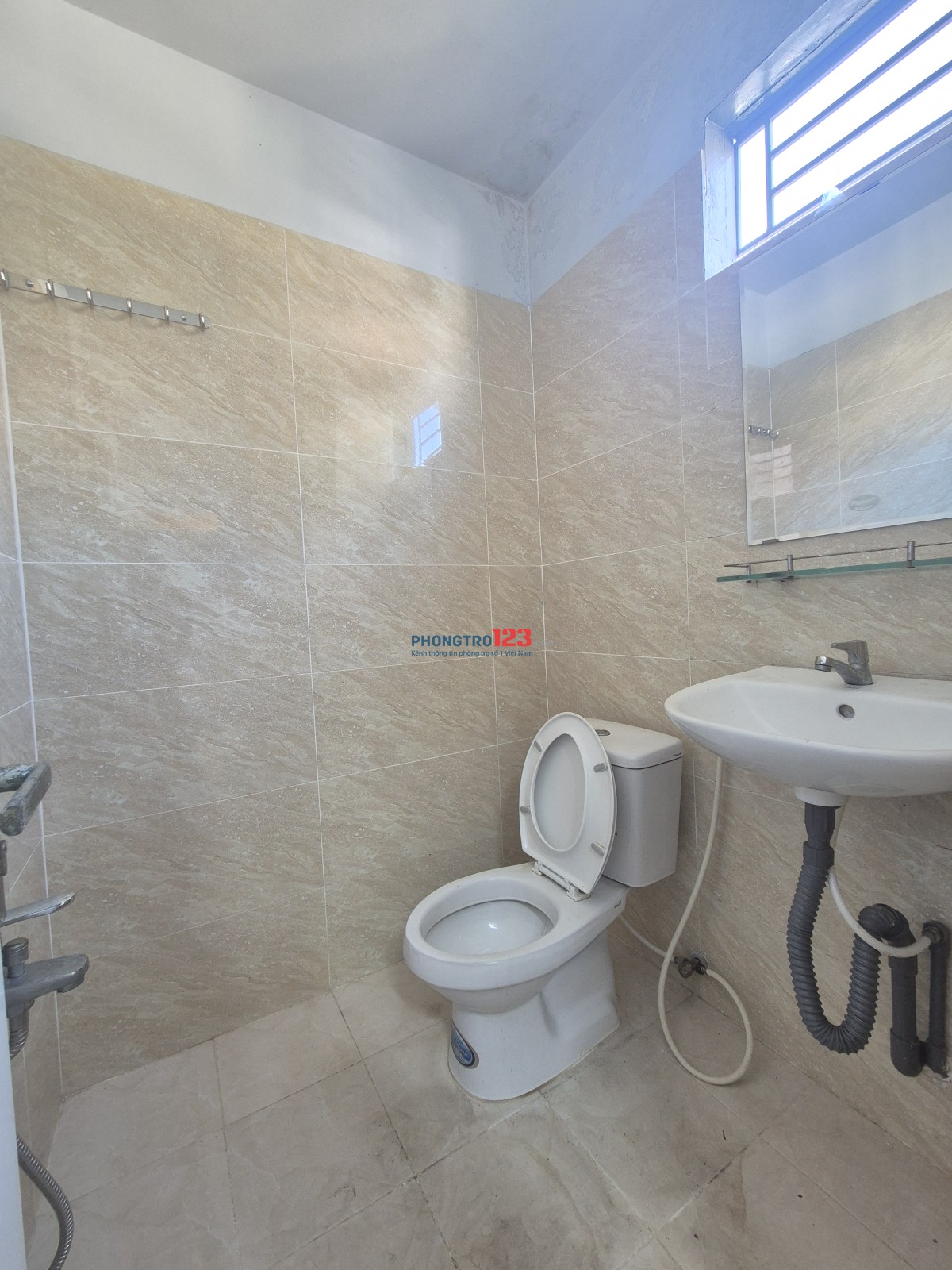 Chính chủ, y hình - phòng 25m2, Full nội thất, Khu Bàu Cát, Trương Công Định, cạnh Etown, 4.7tr