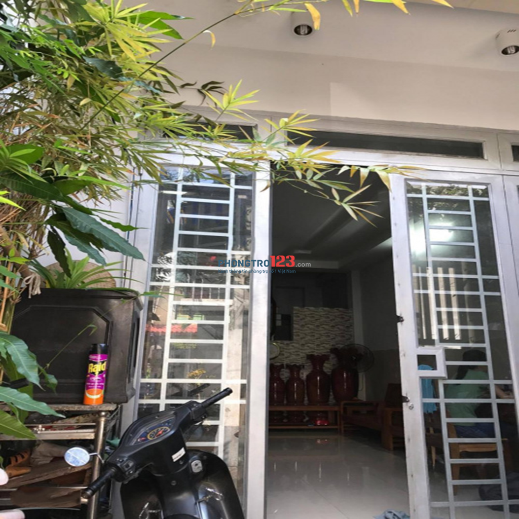 Cho thuê nhà nguyên căn 64m2, 3 tầng 4 phòng ngủ, đường Đỗ Thúc Tịnh, Gò Vấp.