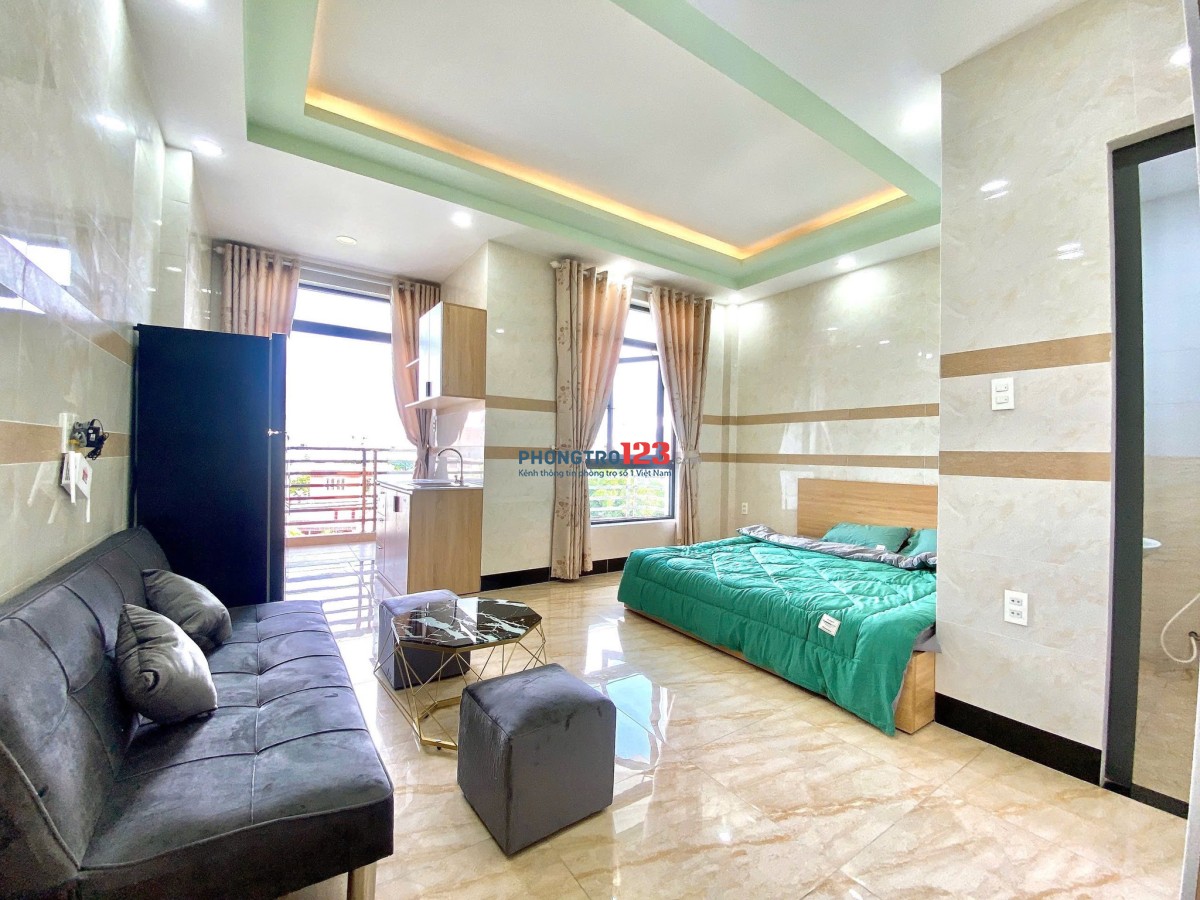 TRỌ BÌNH THẠNH GẦN CHỢ BÀ CHIỂU BAN CÔNG THOÁNG SÁNG - NƠ TRANG LONG BÌNH THẠNH NGAY ĐH VĂN LANG