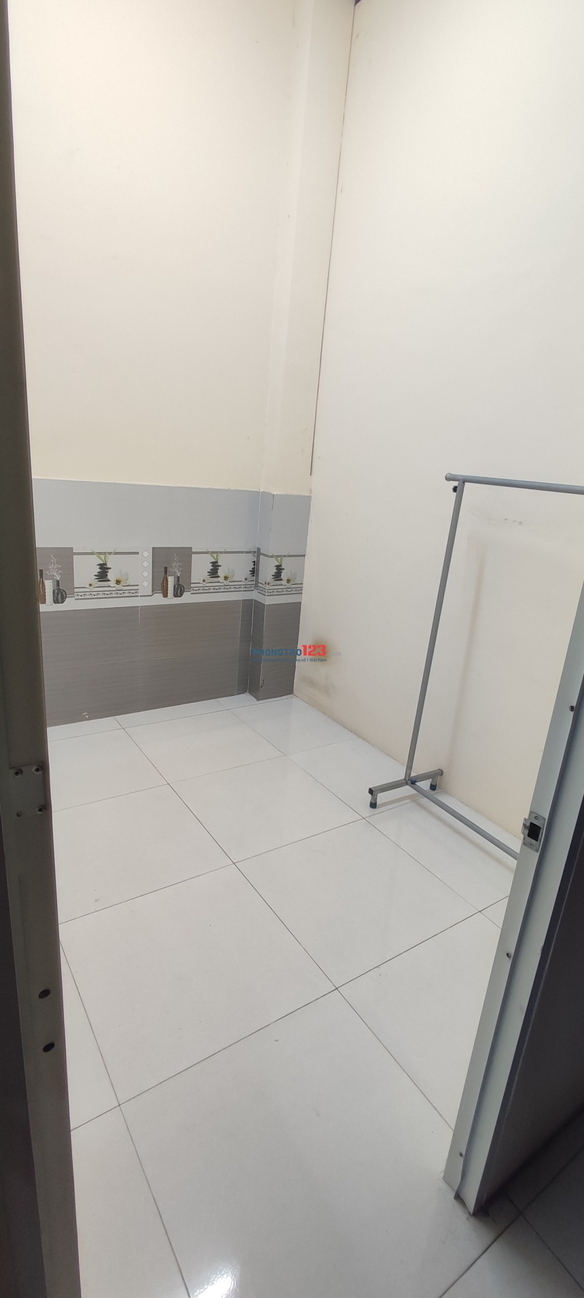 Phòng máy lạnh, phòng thường giá tốt Q12