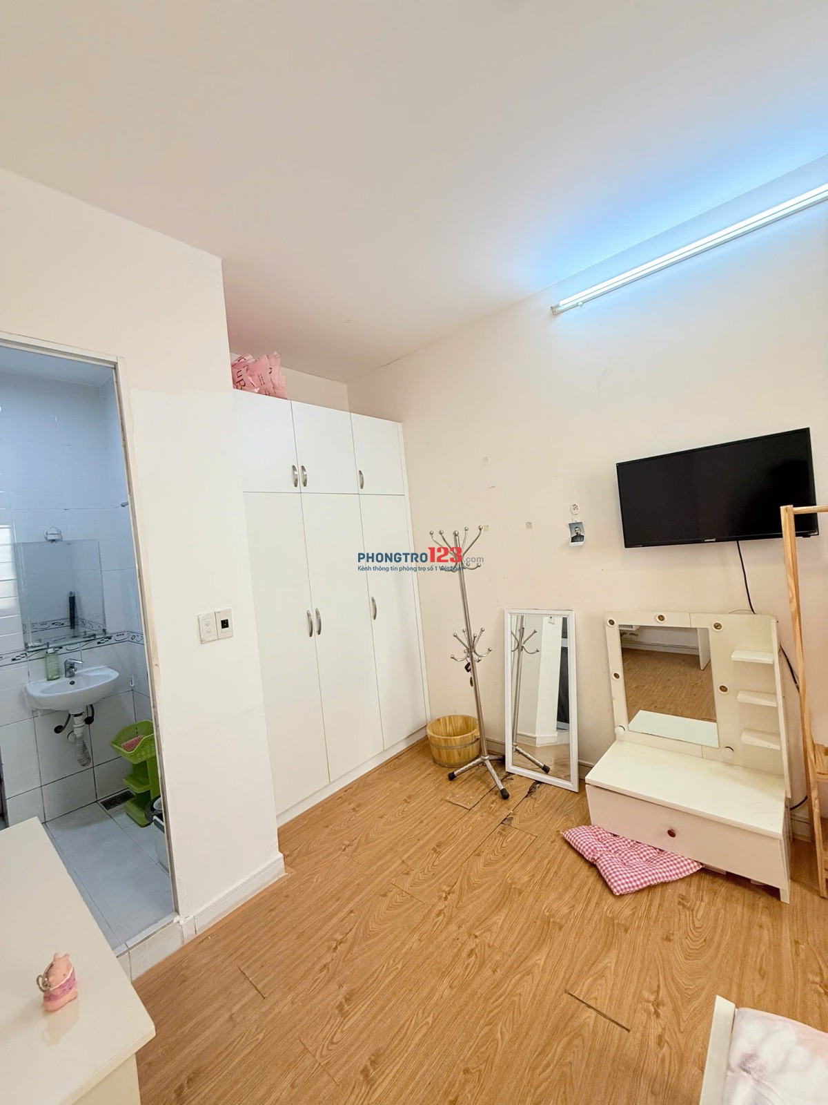 PHÒNG ĐẸP FULL NỘI THẤT - TT QUẬN 10 KẾ ĐH KINH TẾ- BV 115