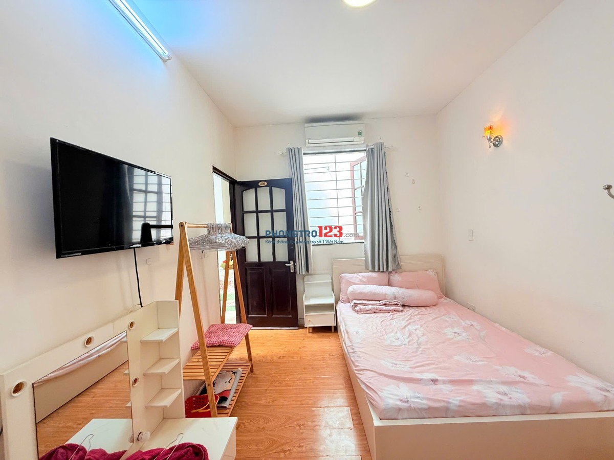 PHÒNG ĐẸP FULL NỘI THẤT - TT QUẬN 10 KẾ ĐH KINH TẾ- BV 115