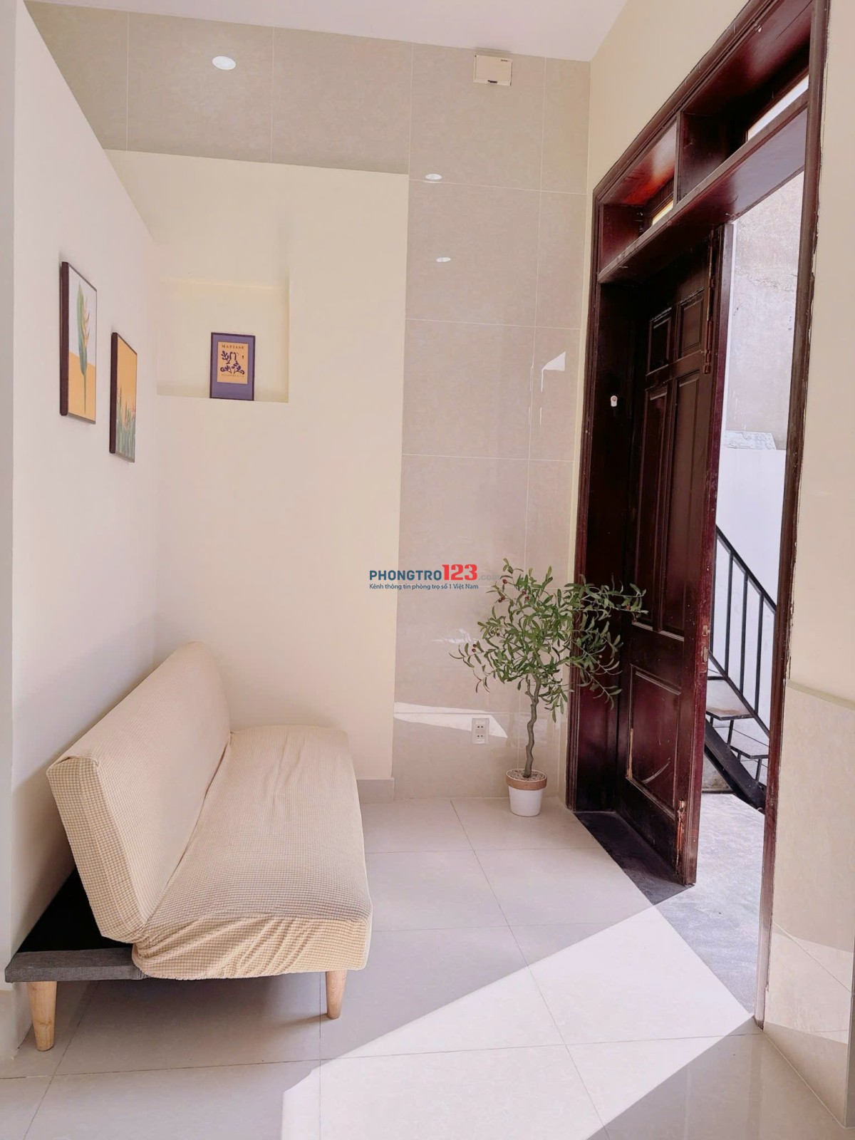 PHÒNG ĐẸP GIÁ RẺ. GIÁ: 5tr3 FULL NỘI THẤT + CỬA SỔ gần trường học tôn Đức Thắng