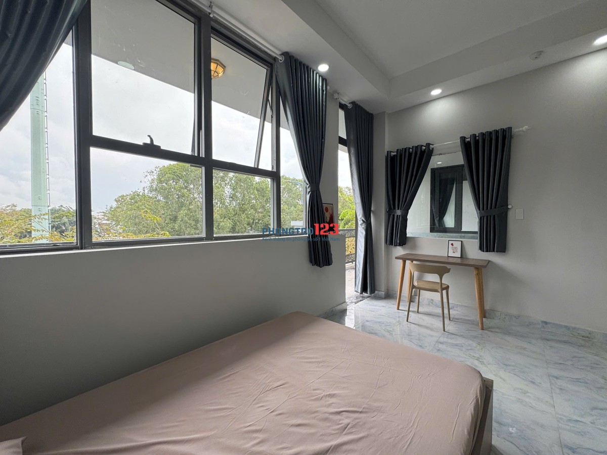 Cho Thuê Phòng Ban Công Cửa Sổ Lớn Full Nội Thất 35m2 Ngay Tại Thích Quảng Đức Gần Quận 3, Quận 1
