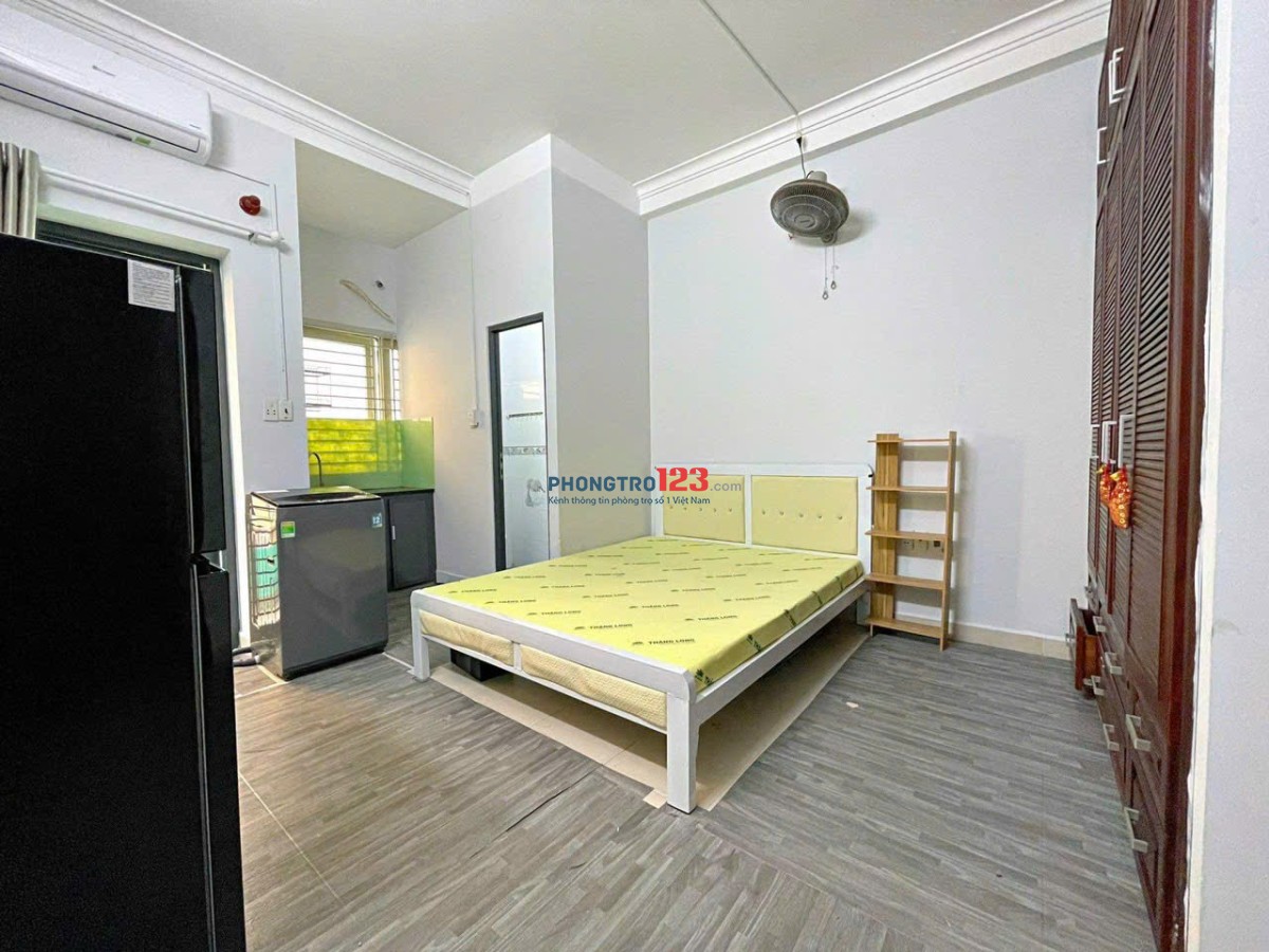 CHO THUÊ PHÒNG BAN CÔNG THOÁNG , 29m2 , ĐƯỜNG TÔ HIẾN THÀNH Q10 - GẦN VẠN HẠNH MALL Q10