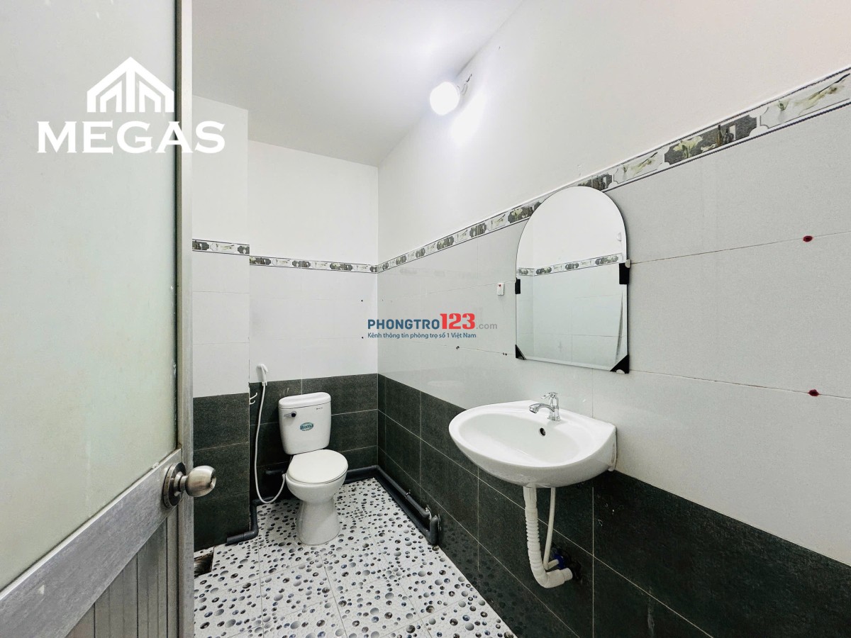 Phòng Mới Xây Máy Lạnh, Cửa Sổ Trời, Ngay Đại Học Công Thương Giá 4TR