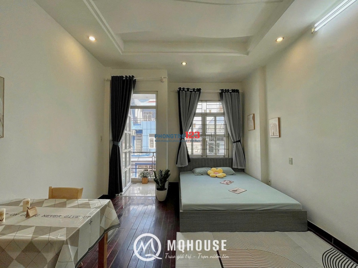 CHO THUÊ TRỌ GẦN CHỢ BÀ CHIỂU 30m2 FULL NỘI THẤT BAN CÔNG THOÁNG SÁNG - HOÀNG HOA THÁM BÌNH THẠNH