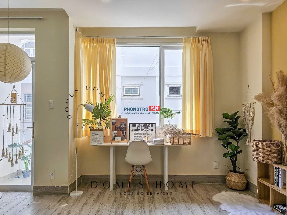 Cho thuê phòng ban công, cửa sổ lớn, gần ngã tư Phú Nhuận, Phan Xích Long, giáp Q1, Q3, Bình Thạnh