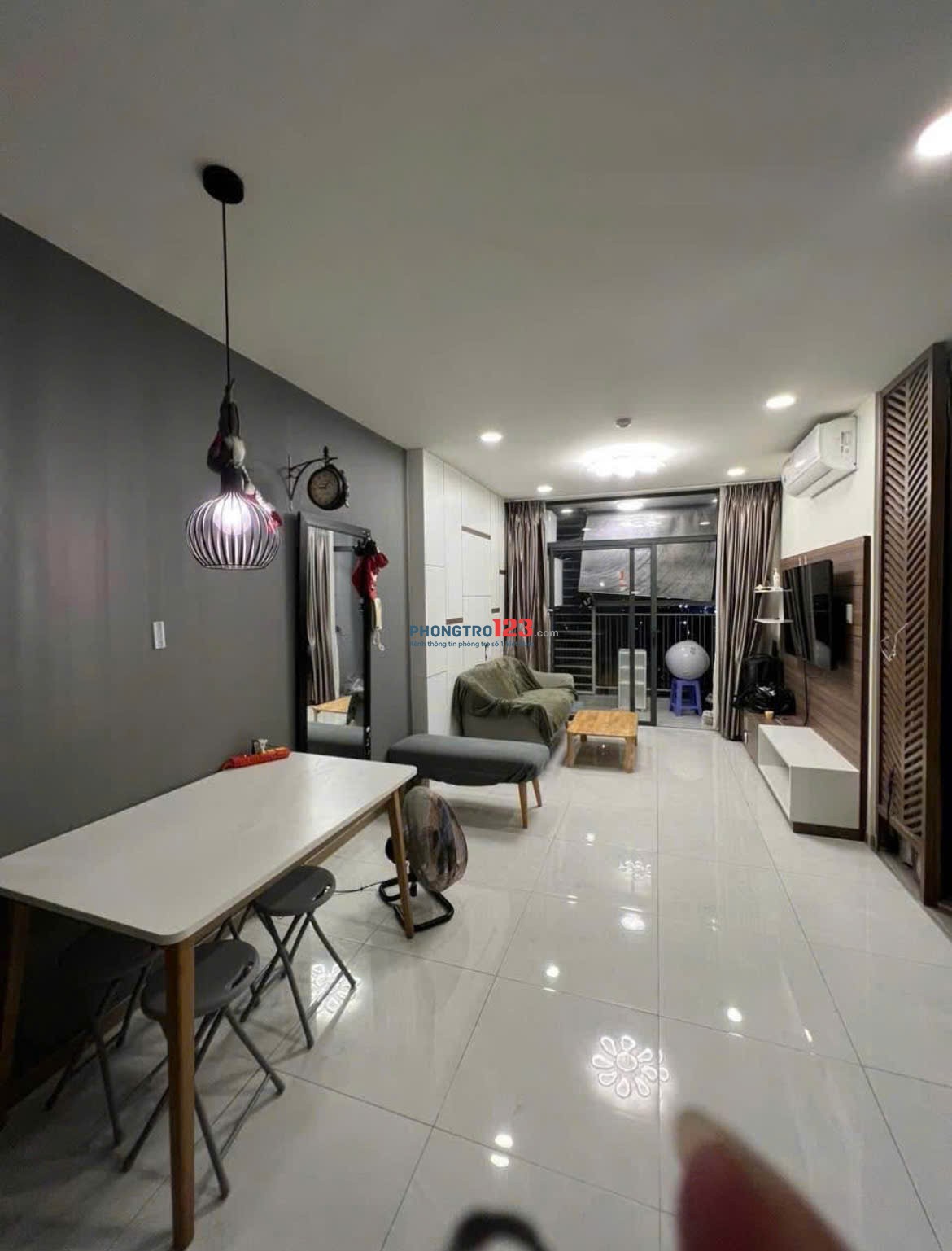 Giá 11tr, CHCC Republic, Cộng Hòa, P4, TB, 50m2, Nội thất, Nhà mới.