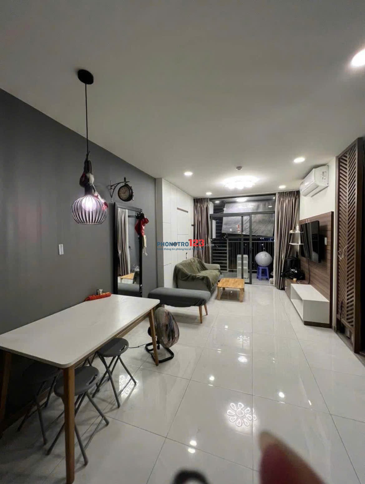 Giá 11tr, CHCC Republic, Cộng Hòa, P4, TB, 50m2, Nội thất, Nhà mới.