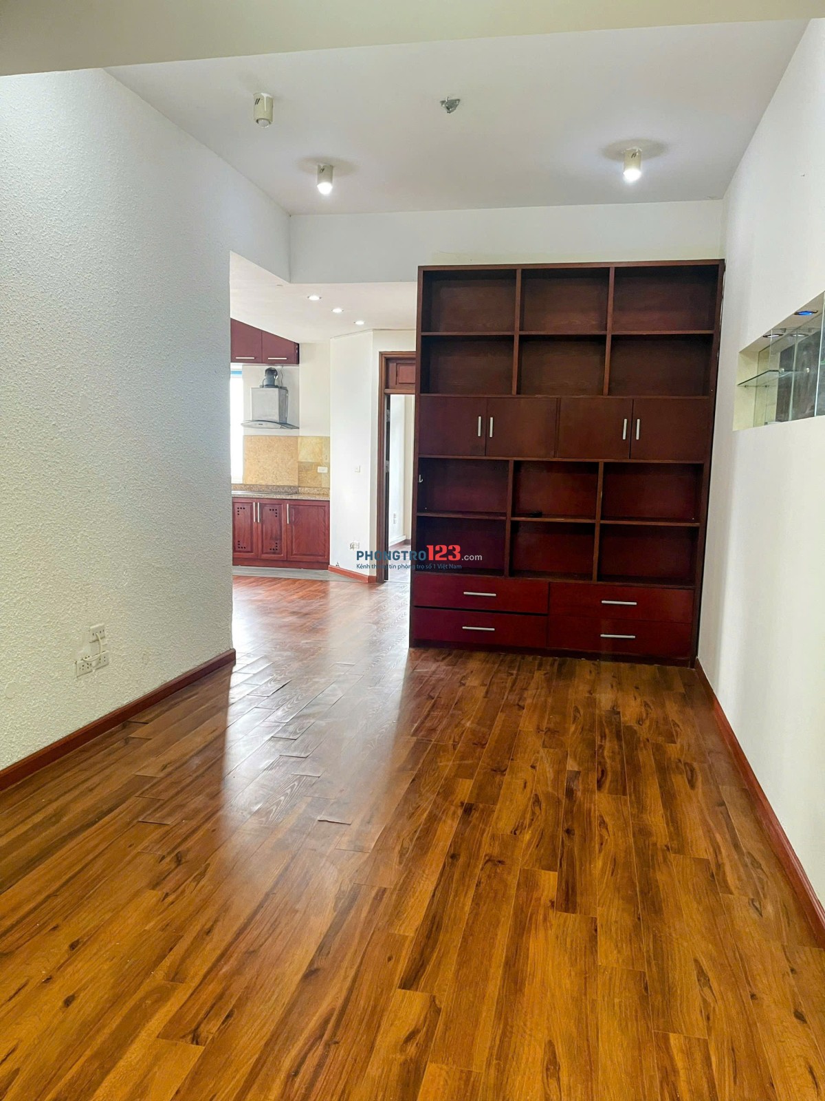 Cho thuê chung cư 100m2 gần keangnam